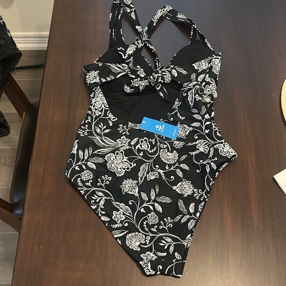 CUPSHE VNeck Double Straps Cross Back Tie One Piece Swimsuit Black White Floral - Picture 7 of 13